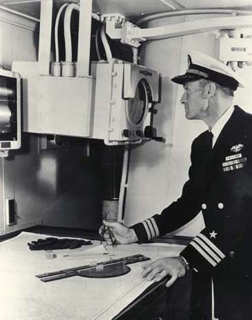 File:Captain Harry Manning at the radar of the SS America's chart room in 1946© 1998-2010 Smithsonian Institution.jpg